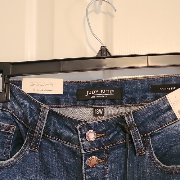 Judy Blue Women's Blue Jeans - Picture 3 of 5